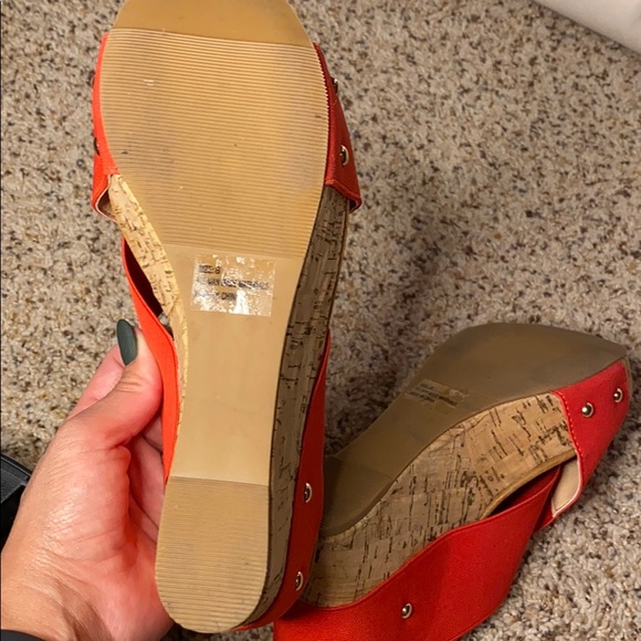 Lulus Red Cork Wedge Heels Size 8 NWOB - Picture 7 of 11